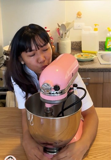 Unboxing Kitchen Aid Mixer: A Perfect Gift for Moms