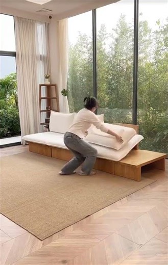 この木製台、敷物つけるだけで…？リビングが瞬間でソファに大変身！# 変身家具 #木製ソファ #リビングインテリア #省スペース家具 #自然派家具 #生活便利グッズ #インテリア好き #可変家具