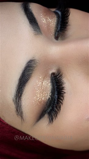 Golden Glitter Glam Eye Makeup in 2 Minutes ✨ Beginner Friendly