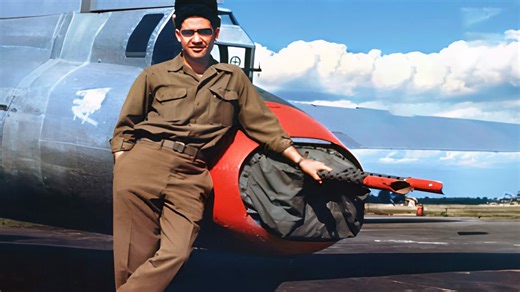 The wounded gunner who refused to let his bomber die