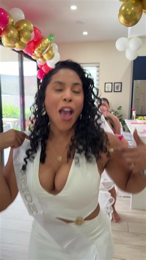 She is going to see her husband! But first…Aruba!🌴 The bride said yes and we handled the rest 💅 DM or email bacharuba@gmail.com to start planning your dream bachelorette in Aruba. #bachelorette #Aruba #bacheloretteweekend #bacheloretteparty #bachelorettetrip