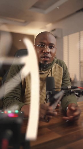 Your iPhone or iPad can tell you when the screen is too close to your face so you don’t damage your eyes. In this short tutorial I show you how to turn it on and save your eyes from myopia. #iphonetips #iphonetipsandtricks #kagantech