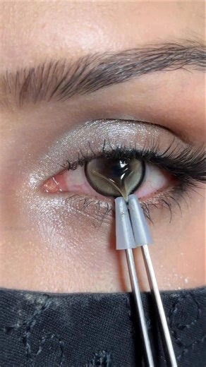 How to remove contact lenses from eye? #shorts