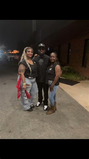 They stepping and they shaking in them daisy dukes 🔥