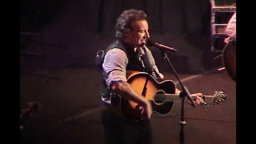 3.7K views · 532 reactions | "Pay Me My Money Down" canción tradicional estadounidense grabada por Springsteen con The Seeger Sessions Band durante la segunda de las tres sesiones de Seeger,el 19 de Marzo de 2005 y lanzada en su álbum de 2006 We Shall Overcome: The Seeger Sessions.Interpretada por Springsteen en esta ocasión el 14 de Junio de 2006 en el Bradley Center de Milwaukee en Wisconsin | Springsteen & Rock Music | Facebook
