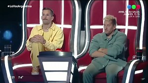 #VIDEO La paraguaya Andrea Guasch, emocionó al jurado y a los televidentes de La Voz Argentina. "Hace 1 año perdí a mi mamá allá (Paraguay) y no la pude despedir", contó la compatriota. 📹 Telefe. | CAMUS click Py