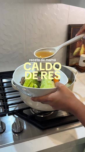 Caldo de Res: Una Receta Mexicana Irresistible