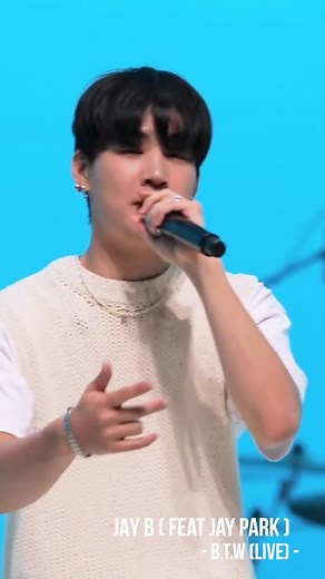 #JAYB performing #BTW with a full band is something we'd never thought we needed 😍❤️ #SOMOFUME #JayPark #GOT7