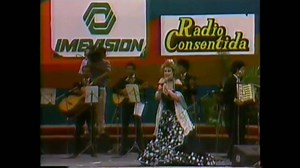 Lucha Villa canta "Que Me Lleve El Diablo" en Alameda Central, acompañada por el mariachi Aguilas de América. | Señoras de La Canción Ranchera