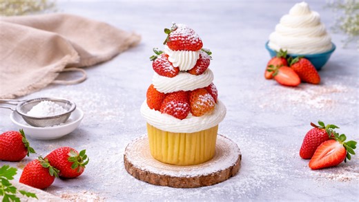 How to make strawberry cream tower cupcakes