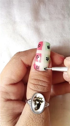 🤍 White Base Silver Stripe Nail Art | Elegant Nail Design for Beginners #trending #nailart #shots