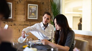 Server reveals secret tricks she uses to get 20% tips from customers