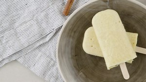#TuesdayTip: Popsicles are an ideal snack for cancer survivors who have mouth sores or are experiencing mouth pain. This Golden Milk Popsicle recipe created in partnership with Cancer Support Community will help soothe and numb the mouth, and also provide a healthy amount of protein: https://bit.ly/3pj6ifw #CancerSurvivorMonth | American Institute for Cancer Research - AICR