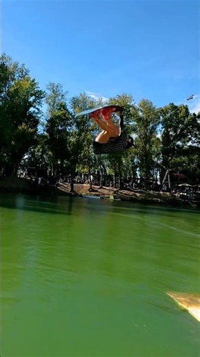 Wakeboard vs fpv kicker edition with meloubbb #wakeboard #fpv #dronevideo #slowmotion