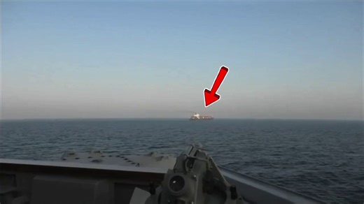 🚨 NAVY JUST SMOKED THEM!The U.S. Navy has blown a hole straight through the engine room of an Iranian-flagged cargo ship that tried to run the blockade in the Strait of Hormuz.The ship ignored warnings, so the USS Spruance lit them up.🎥 @CENTCOM