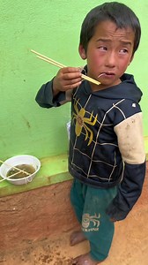 Luaj No Xwb Los Twb Txawj Tu Siab Lawm 😭😭 Lawv Ob Kwv Tij No tsis muaj txiv lawm. Lawv niam mus yuav txiv tshiab Lawv nrog lawv pob nyob xwb Txom2 nyem heev li os Lawv Pom peb Tuaj pub khoom ces lawv cia li quaj kiag li 😭😭 Khẩu Los tsi muaj Tsau mov tsi txaus noj Peb pab Pawg Muab tau 1 lab tawm rau nws Pov thiab rau lawv tau yuav khẩu tsau Yog leej twg muaj txoj hauv kev tawm los si chaw kawm ntawv rau lawv ces pab Hlub thiab Lawv nyob zos ຫ້ວຍຊ້ອນ ເມືອງ ຊຳເຫນືອ ຫົວພັນ Hu kuv tau : 59495669