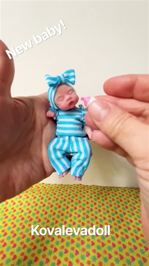 Look how hungry this new silicone baby is! #siliconebaby #minibaby #reborn #kovalevadoll #feeding