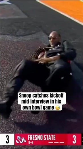 Snoop makes clean catch during Snoop Dogg Arizona Bowl 😂