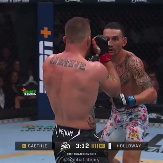 Max Holloway vs Justin Gaethje at #ufc300