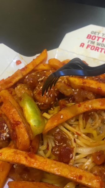 Vegetable noodles, chilli chicken, crispy chicken and spicy fries 🤩 who is coming on their break for Oodles? ☺️ #oodles #oodleschinese #leicester #foodtok #leicesternoodles