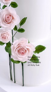 🌹 In today’s reel we’re showing how to use this month’s featured mould, the Flower Pro Ultimate Petal Veiner, to create stunning sugar rose petals. Perfect for cake makers of all skill levels. ✨ Grab yours while the offer lasts: katysuedesigns.com/MouldOfTheMonth 💌Bibbidi Bake Co Co | Katy Sue Cake Decorating