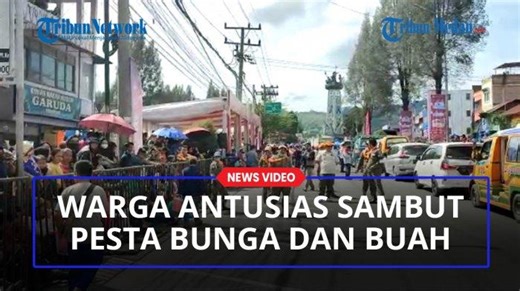 Pesta Bunga dan Buah di Berastagi, Warga Padati Lokasi Hingga Tunggu di Pinggir Jalan - Tribun-medan.com