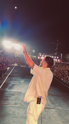 🔥Pont a Bailar🔥 on Instagram: "GRACIAS A LA GENTE 120.000 ALMAS 😍 @fiestadelmate.parana la mejor fiesta lejos‼️ _ _ Agradecer de corazón por la oportunidad a esta banda que la viene remando hace 9 años , agradecer al público por cantar todos los temas y por los mensajes tan lindos que nos dejaron. Vamos a seguir adelante por nuestros sueños confiando en cada uno de nuestros integrantes. Como artistas locales y paranaenses es un orgullo haber podido estar en este escenario y compartir. _ @pont