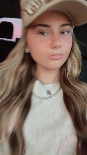 Lauren Steiner (@laurensteinerr)’s videos with som original - Estranged Stories GnR