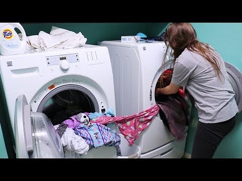 LAUNDRY PILE CLEANING MOTIVATION // SPEED CLEANING ROUTINE