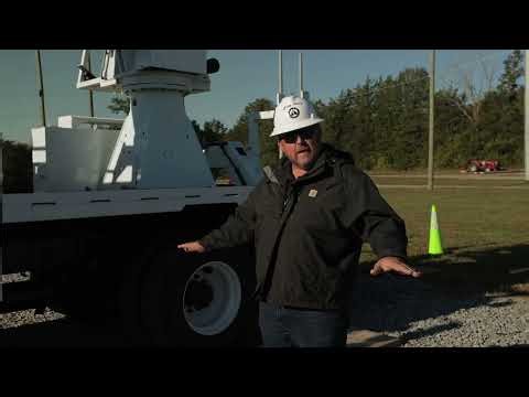 The Digger Derrick Truck in Linework: What’s Unique About It? | SLTC