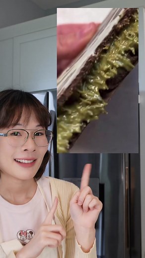 Make viral pistachio chocolate bar 🍫 How to make kadayif from scratch 😎 Dubai chocolate 😋 The kataifi recipe is from Hilda's Kitchen Blog https://hildaskitchenblog.com I reduced the amount of her listed ingredients into half. It’s quite simple to follow and the result is delicious and crispy! If you want to try the viral Dubai chocolate but don’t know where to buy kataifi, you can give this recipe a try ❤ #dubai #chocolate #tiktokfood #recipe #dessert #viral