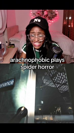 why were there 3 spiders in ONE ROOM😃😃😃 #gamingontiktok #horrorgame #spider #jumpscare #indiegames