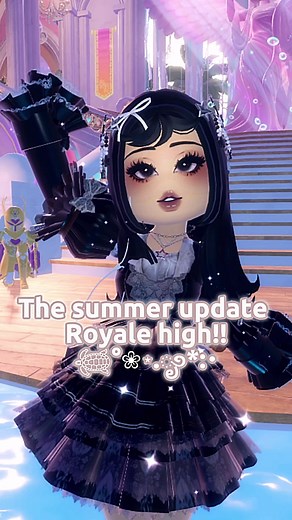 Royale High Emotes & Male Torso Update: Summer Pool Party Fun