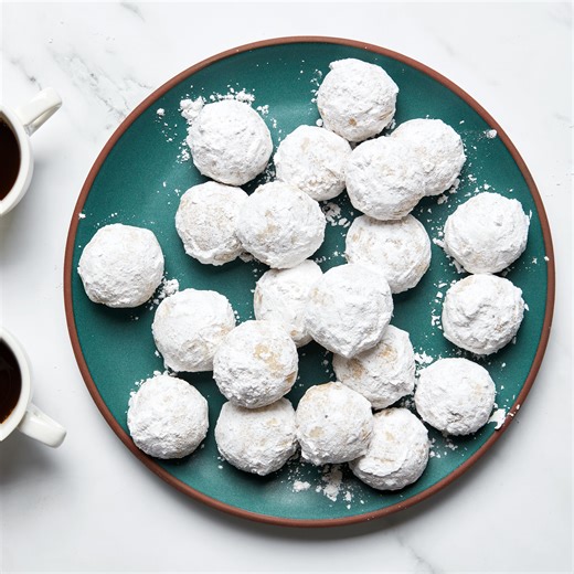 Mexican wedding cakes origin | Honestweddingadvice.com