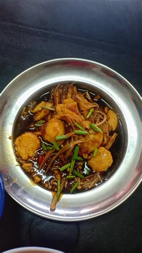 #250824#今天是我华人生日🎂 #今天的料理是金针豆腐煲真的不错吃，自己的厨艺也一直在进步～