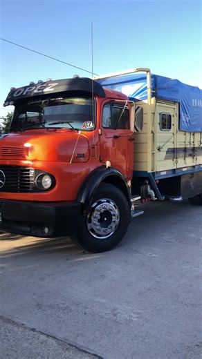 Mercedes Benz 1518 Comando Joven: Un Lugar Feliz