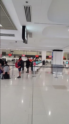 Sydney International Airport Qantas Check in Counters