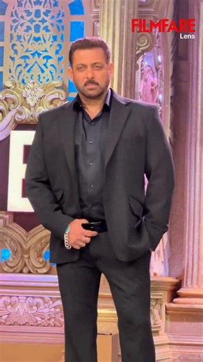 14K views · 296 reactions | Dapper? ✅ Dashing? ✅✅ #SalmanKhan’s suit is doing it all. #Celebs | Filmfare | Facebook
