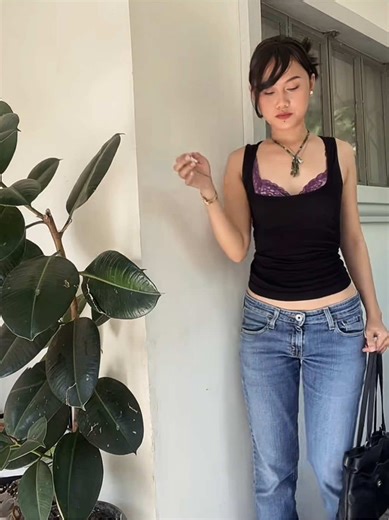 Levi's Super Low Bootcut Jeans: A Stylish Choice