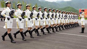 中国仪仗队女兵全是大长腿她们不仅仅只会踢正步