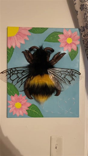 Boom part 2 of the bee. Sorry it took me so long. It’s crazy to think I spent like 25ish hours on this and it’s all reduced down to under 5 minutes 😅😂 #artsandcrafts #bee #beeart