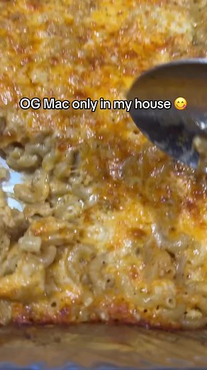 Homemade Oven Baked Mac and Cheese Recipe