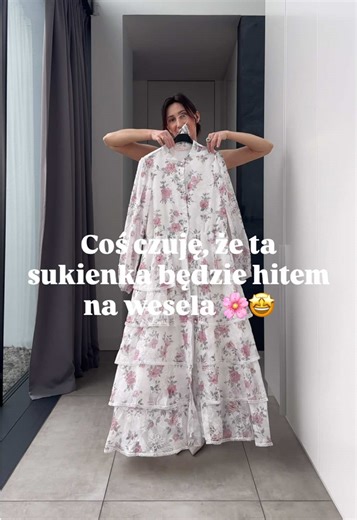 Wiskozowa sukienka Rose Garden 🌹💕 Idealny wybór na wesela, komunie, chrzciny i wiosenno - letnie przyjęcia 💕🌸 Dwa rozmiary do wyboru! #sukienka #bridgertonvibes #sukienkamaxi #sukienkanawesele Sukienka maxi, sukienka z wiskozą, sukienka na bal, balowa suknia, wiskozowa sukienka, sukienka z Bridgertonów, modowy bridgerton vibe, romantyczna sukienka, sukienka na komunię, sukienka na wesele, sukienka na chrzciny