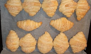 Kroasani posni – Recept za vazdušasto pecivo