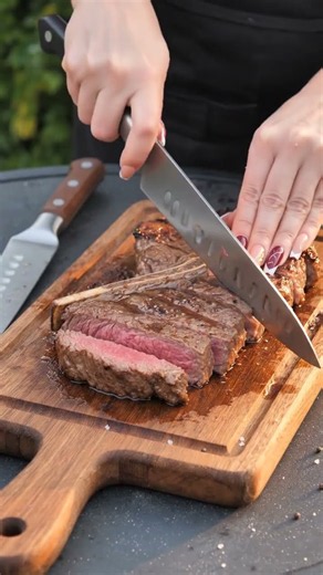 🥩🔥 Grilled T-Bone Steak Dinner 🧈🌿