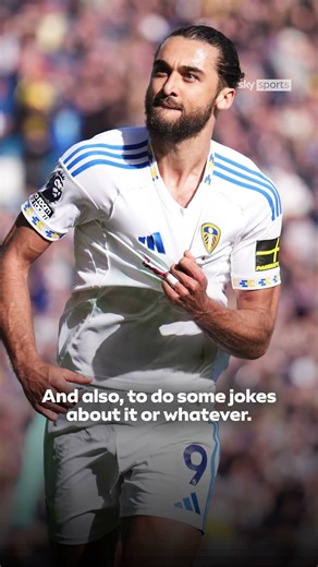 Leeds boss Daniel Farke is allowing his players to look at other team results 📊🎙️ #leedsunited