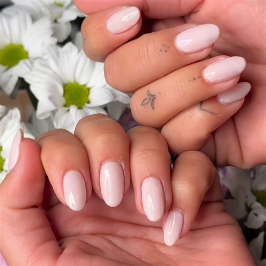 Enjoy the floral colours of Spring with chip-resistant nail polish designed for every occasion. Our award-winning four-step system air-dries in just 5 minutes, keeping your nails flawless through sunny days, breezy nights, and everything in between. 💅🏻 Air dries in 5 minutes 🙌🏼 Long-lasting wear 🌸 Non-toxic formula ✨ Non-yellowing finish Fresh, vibrant nails that stay strong and beautiful all season long. Treat yourself to healthier nails and prevent chips and cracks. Shop now and bring las