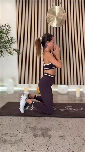 Spring ABS on order ✨When I stopped doing ABS & started training deep core everything changed. These little tweaks make a BIG difference. Slight tip of the pelvis, close & lift the abdominal cage and recruit abs during compound movement. The 4 week AB Attack program is just 5 min a day on BB Body. Corset CORE, #fitness #homeworkouts | Brooke Burke