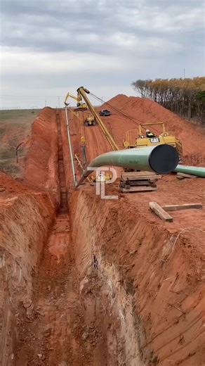 Sideboom Operations in Oklahoma: A Construction Overview