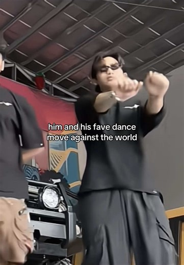 Dance Magic: Jeo Ong's TikTok Moves